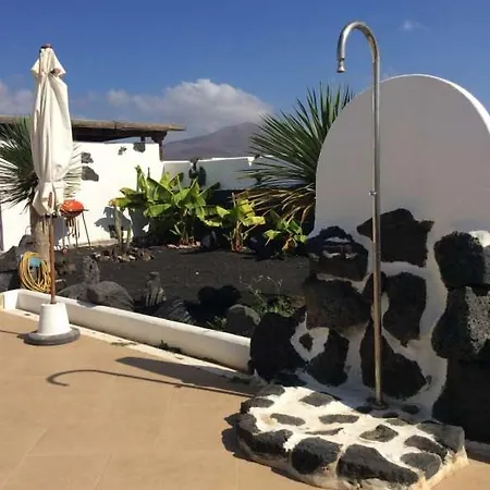 Playa Blanca Sleeps 6 Pool Wifi Apartment