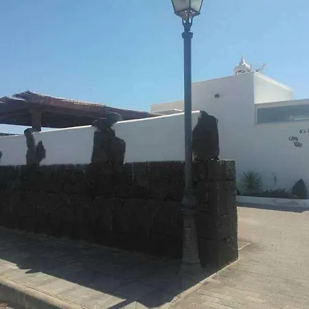 Playa Blanca Sleeps 6 Pool Wifi Apartment Playa Blanca (Lanzarote)
