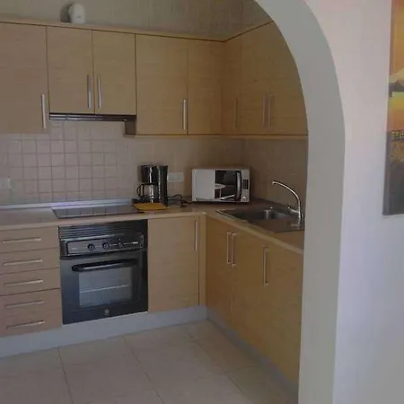Playa Blanca Sleeps 6 Pool Wifi Apartment *