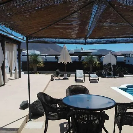 Playa Blanca Sleeps 6 Pool Wifi Apartment Playa Blanca (Lanzarote)