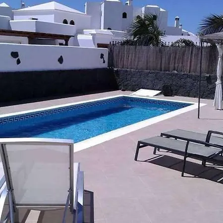 Playa Blanca Sleeps 6 Pool Wifi